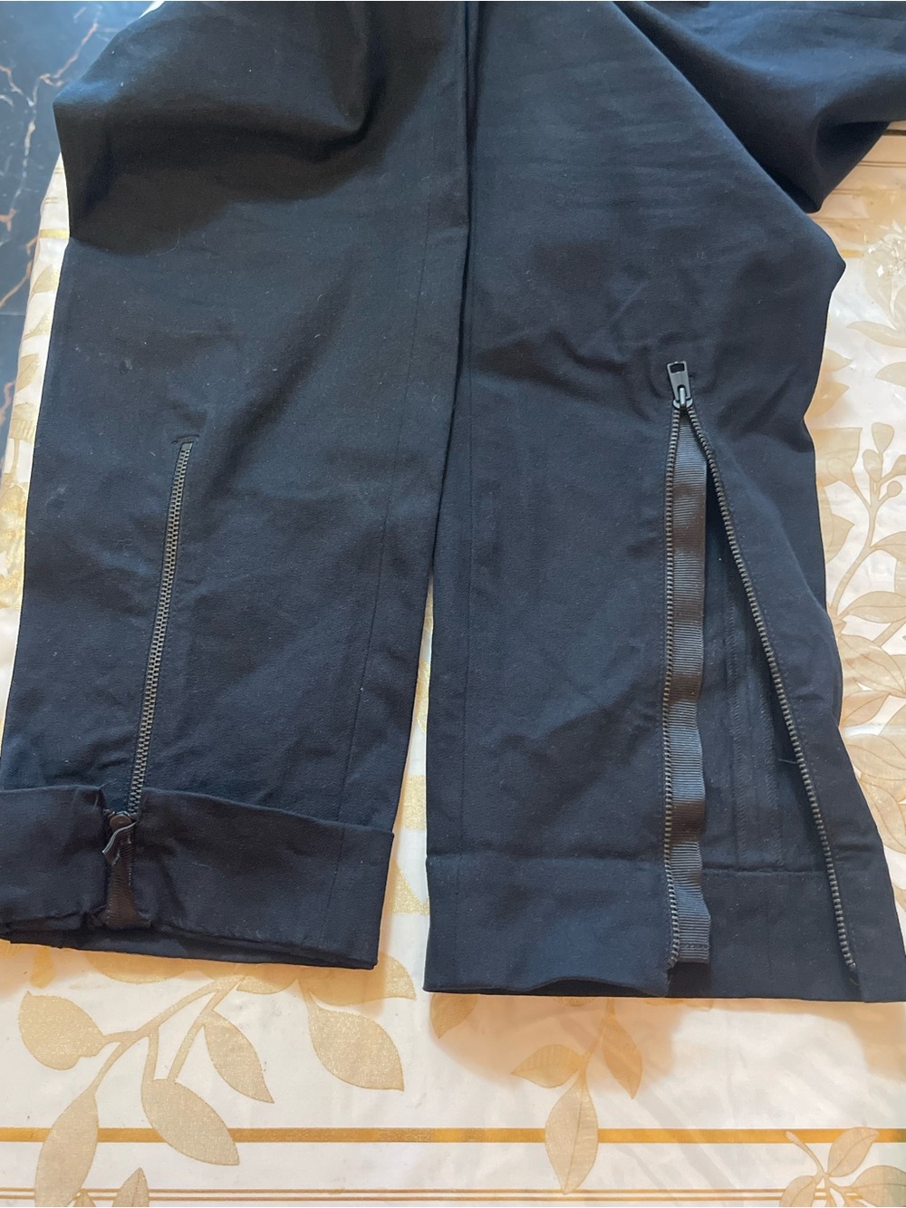 COS Women's Stretch Pull On Black
Casual Pants Trousers Sz 42 EU
170/80A 12 US - Picture 9 of 9